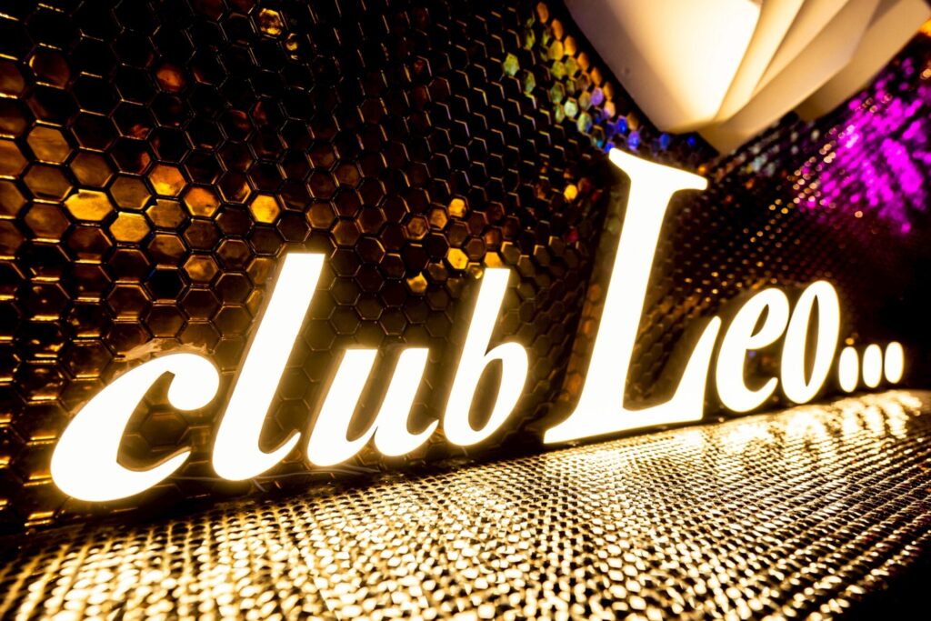 club Leoのサイン
